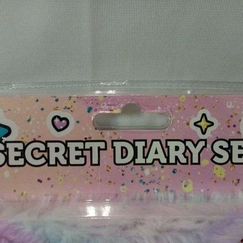 Simple Pleasures Rainbow Face Diary Set - Picture 4 of 8